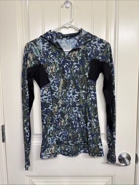 lululemon athletica Blue‎ Multi Printed Hooded Long-Sleeve Top